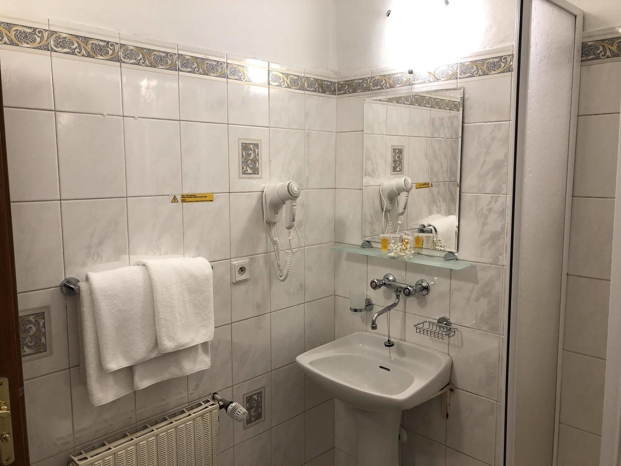 Отель Kavalir 3*